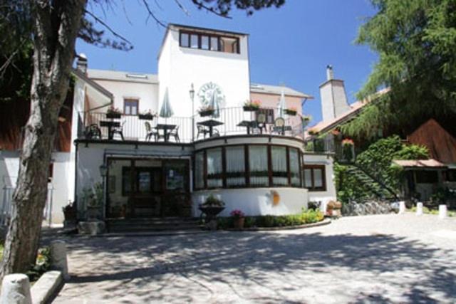 Lh Albergo Il Paradiso Pescasseroli Exteriér fotografie