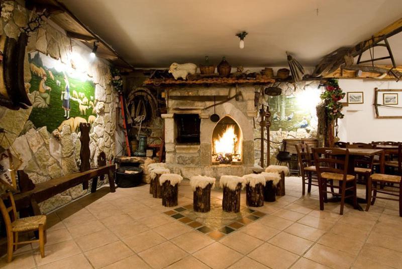 Lh Albergo Il Paradiso Pescasseroli Exteriér fotografie