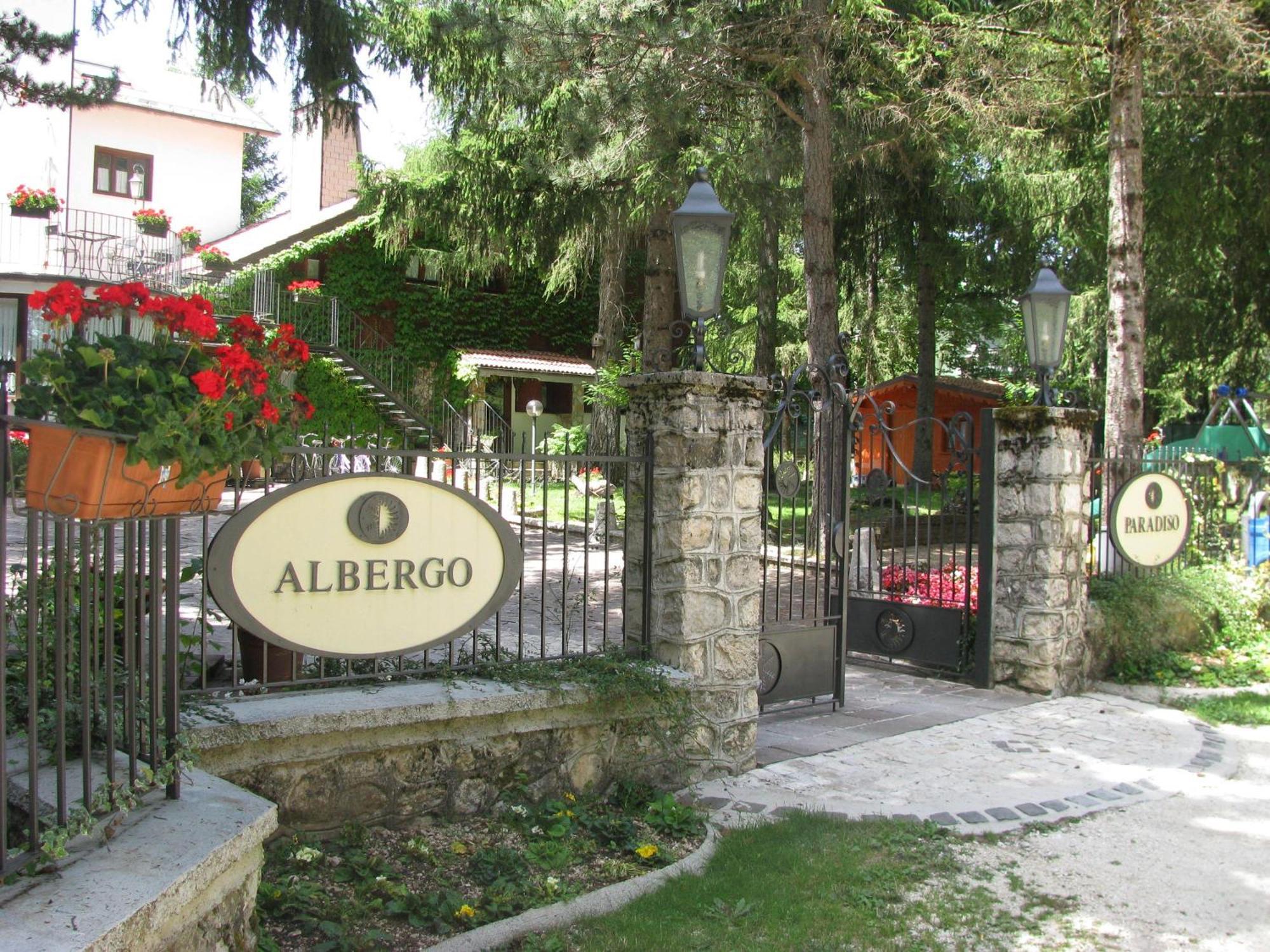 Lh Albergo Il Paradiso Pescasseroli Exteriér fotografie