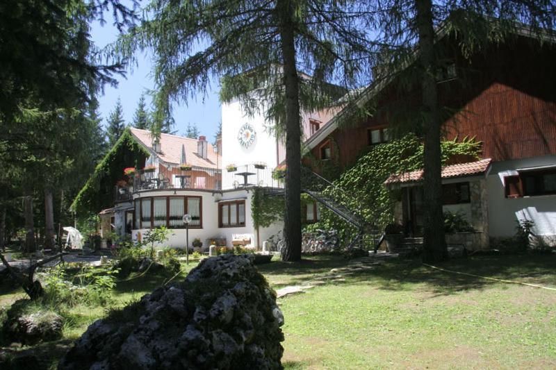 Lh Albergo Il Paradiso Pescasseroli Exteriér fotografie
