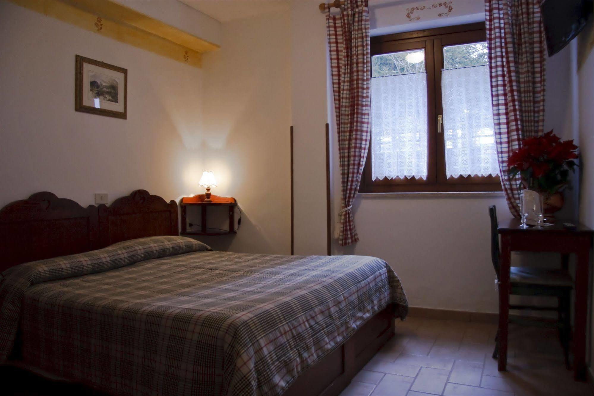 Lh Albergo Il Paradiso Pescasseroli Exteriér fotografie